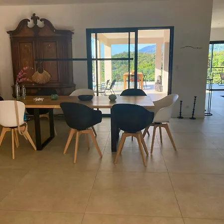 Villa Med Havudsigt Pa Korsikas Ostkyst