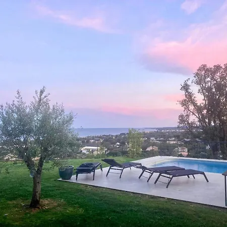 Villa Med Havudsigt Pa Korsikas Ostkyst 펜션