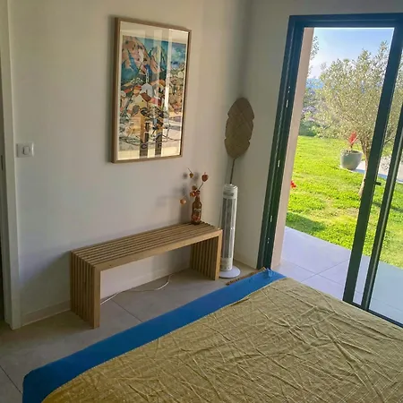 Villa Med Havudsigt Pa Korsikas Ostkyst 펜션 *